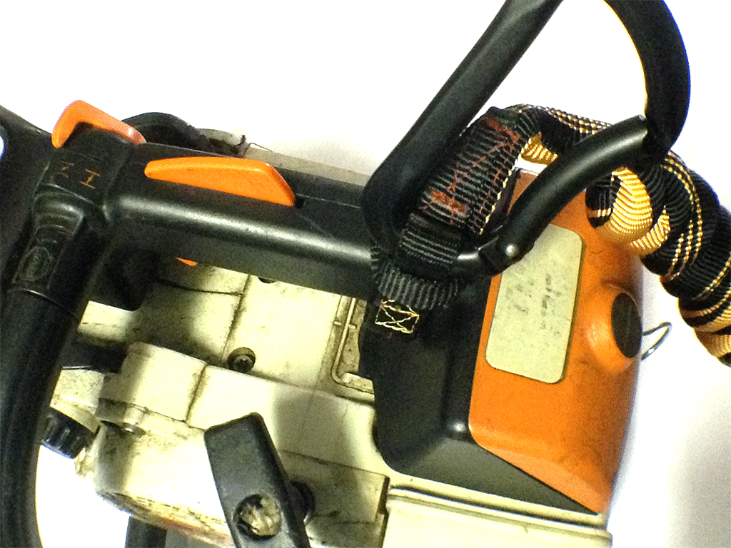 FullReach_chainsaw-lanyard_top-loop.gif